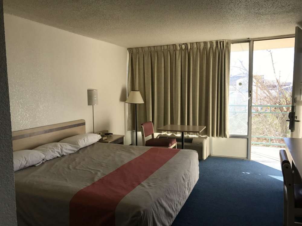 Vagabond Inn El Paso Room photo